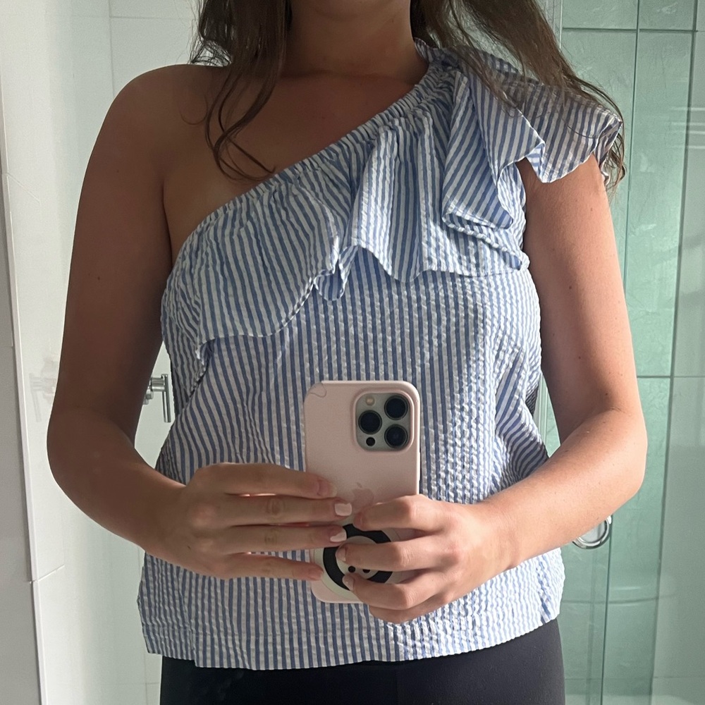 Vineyard Vines Asymmetrical Blue and White Ruffled Blouse